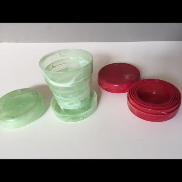 2 MCM Vintage Collapsible Cups with lid. Rare find at this condition! - Picture 10 of 14